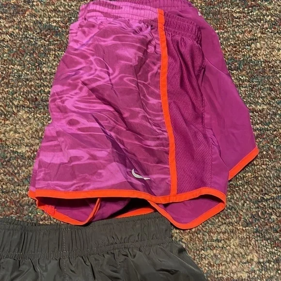 Lot Of 2 Nike DRI-FIT RUNNING SHORTS Built In Brief Small - Picture 4 of 4